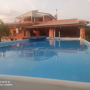 Stanza Delle Muse In Con Piscina Alloggio in famiglia