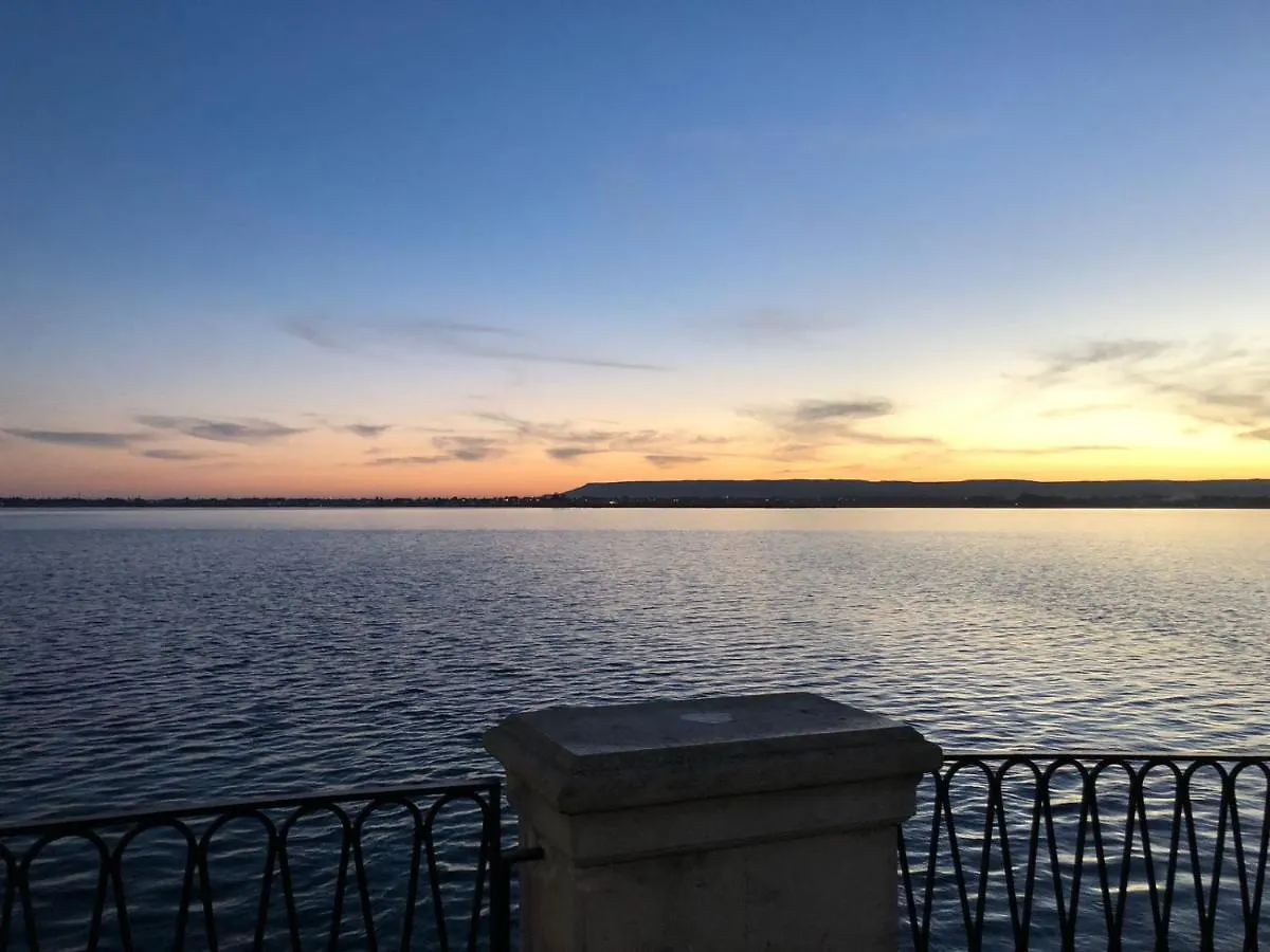 Villa Aurora e Villa Oceano Fontane Bianche 0*,  Italia